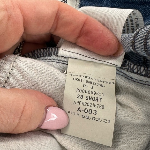 Abercrombie & Fitch Distressed Women's Jeans - EUC - Picture 4 of 4